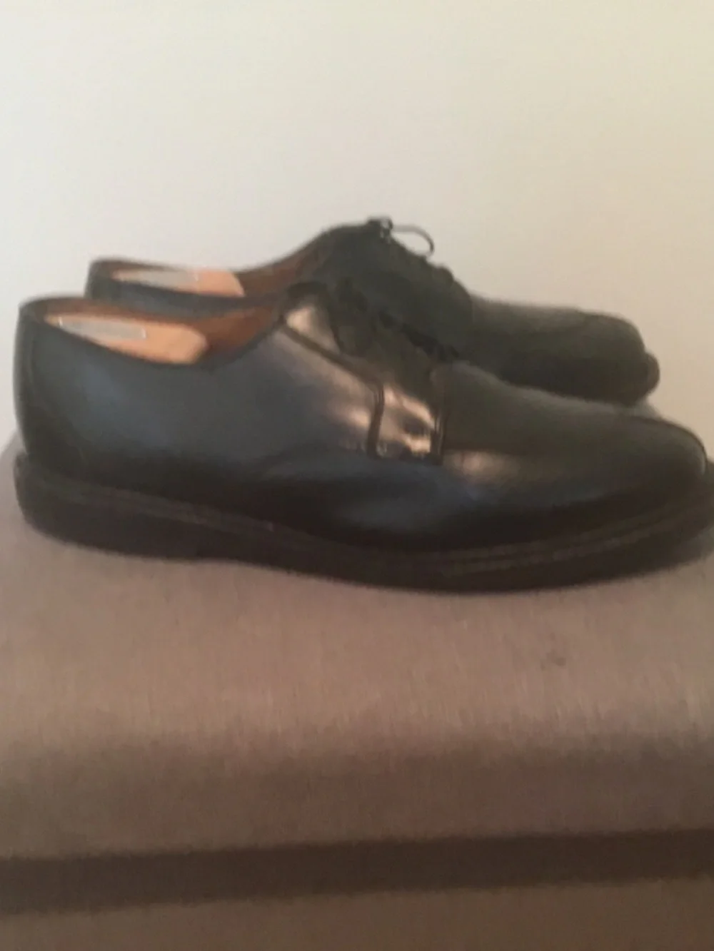 Beautiful black Allen Edmonds split toe Vibram Sole formal derby shoes